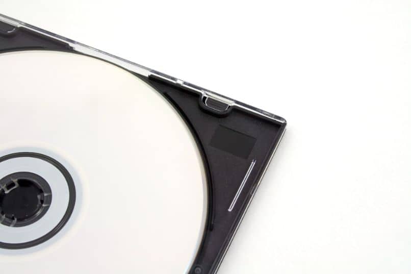 disco cd blanco en su caja