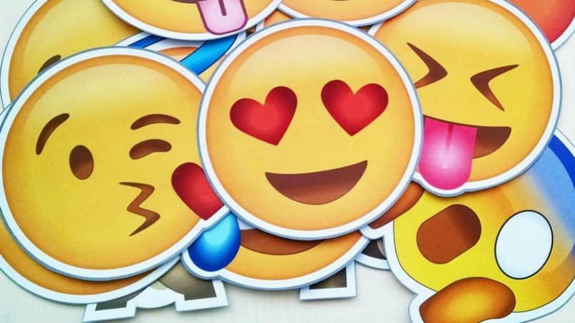 agrega emojis a tus historias de instagram para hacerlas mas divertidas
