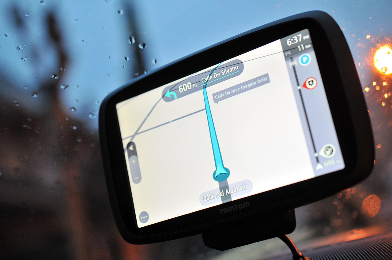 Cómo Descargar y Actualizar el Navegador GPS TomTom Gratis Fácil y