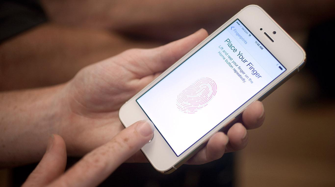 How to lock and unlock a smartphone with a fingerprint? - Very easy