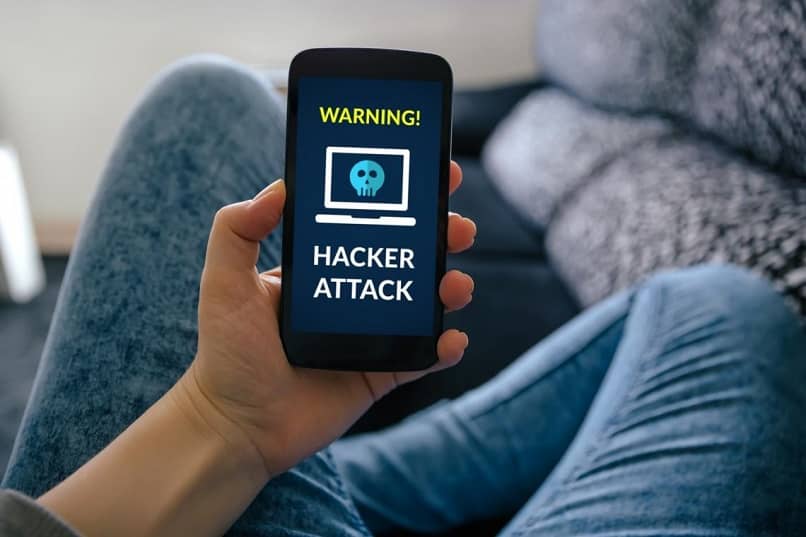 pantalla alerta peligro movil ataque hacker