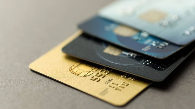 mesa pila tarjetas debito credito