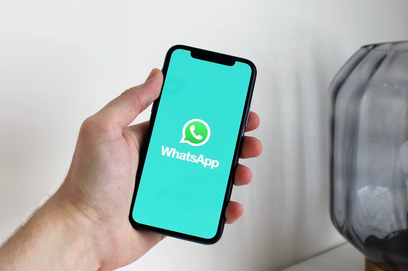 movil android con whatsapp