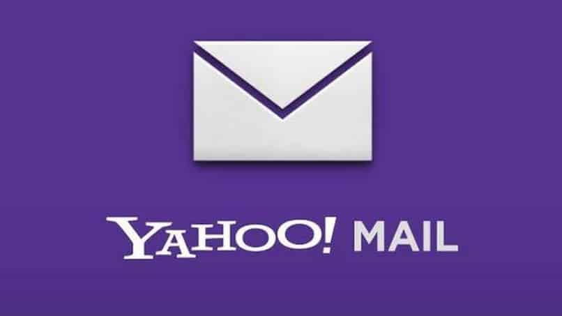 yahoo mail en fondo violeta